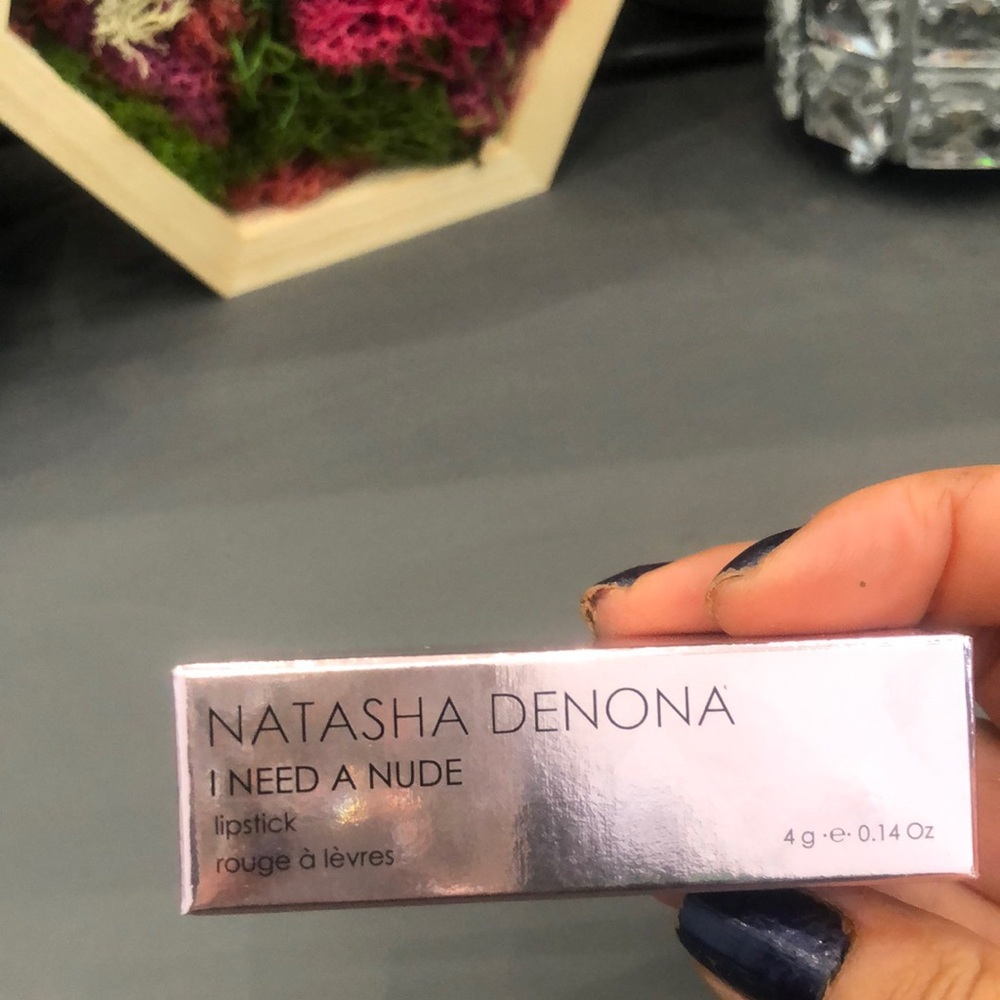 Natasha denona lipstick in noa shade